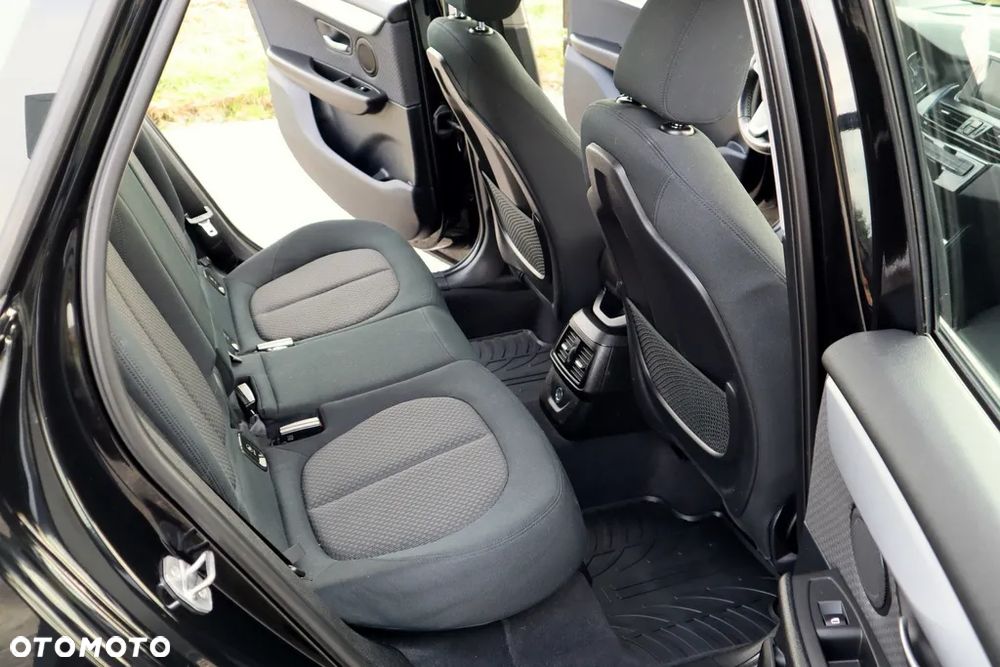BMW Seria 2 218d Active Tourer - 16