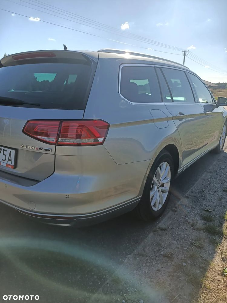 Volkswagen Passat - 11