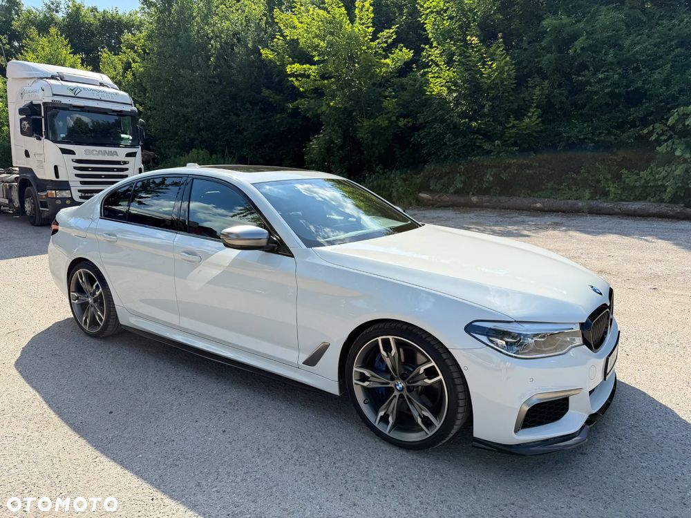 BMW Seria 5 M550i xDrive - 7