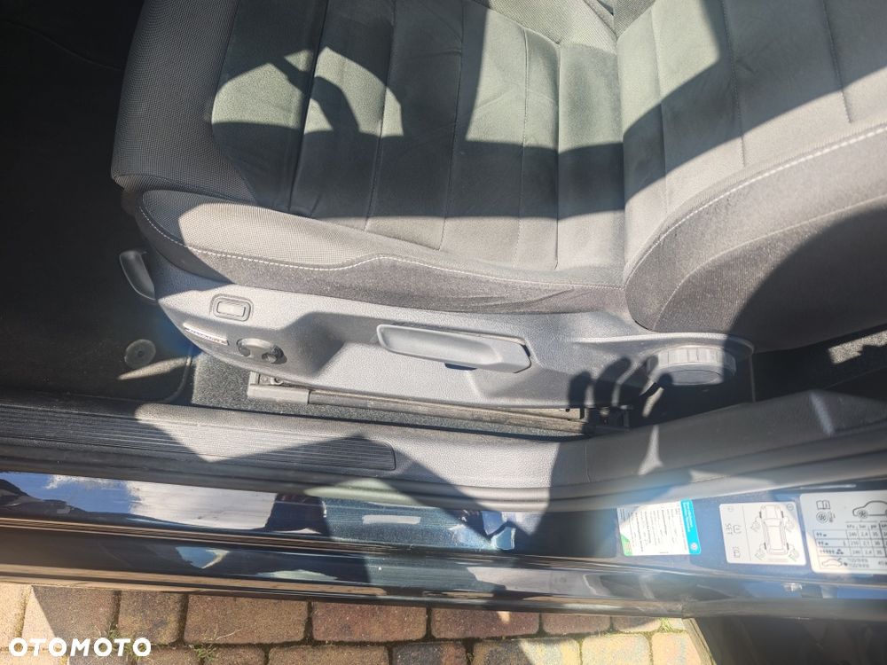 Volkswagen Golf - 8