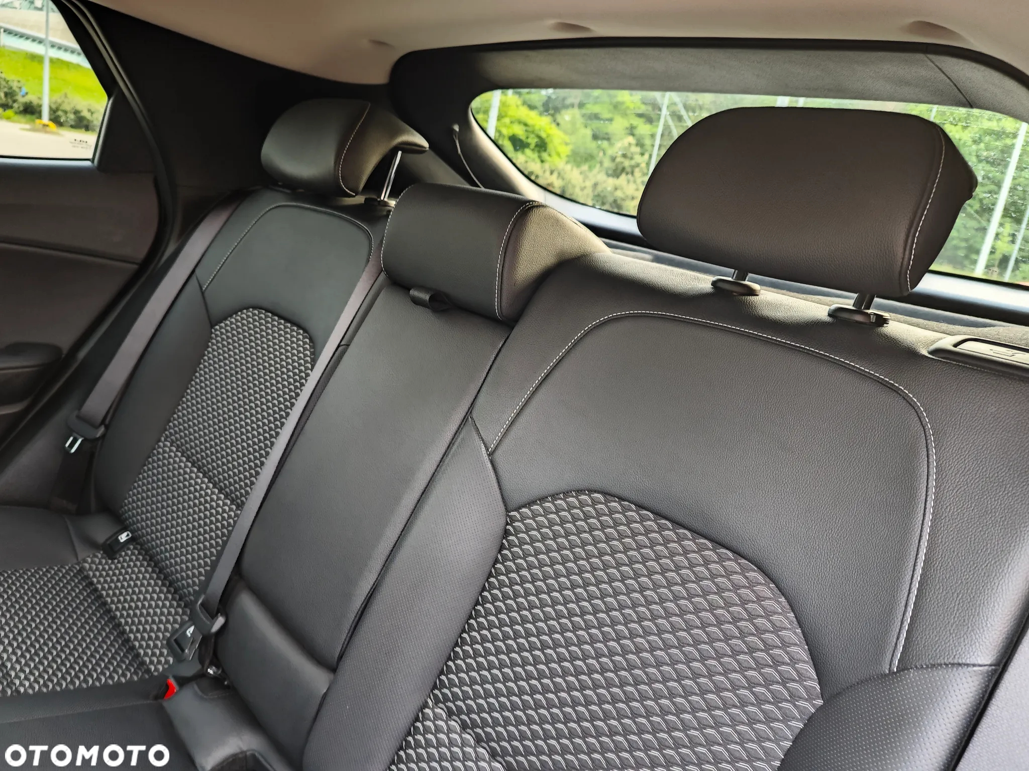 Kia XCeed 1.5 T-GDI Business Line DCT - 17