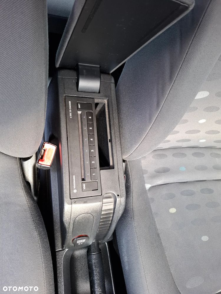 Volkswagen New Beetle 1.6 Arte - 24