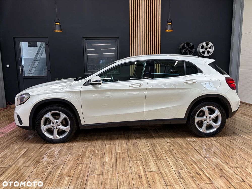 Mercedes-Benz GLA 200 7G-DCT Style - 12