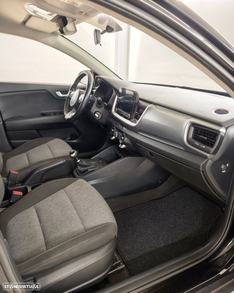 Kia Stonic 1.2 Dynamic — fotografia 18