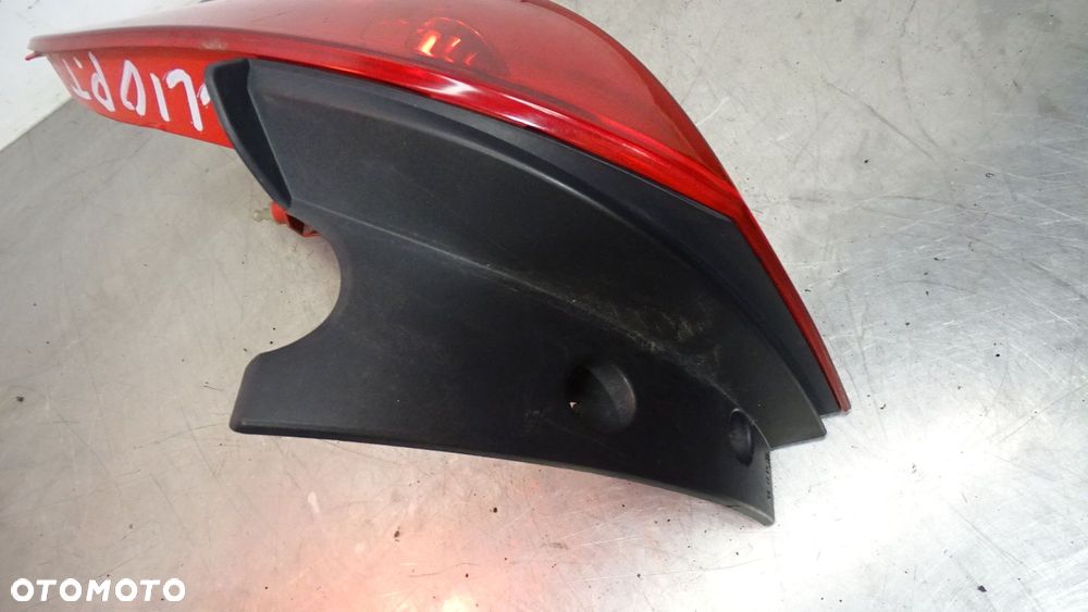 LAMPA PRAWA TYLNA RENAULT CLIO III 1.5DCI - 2