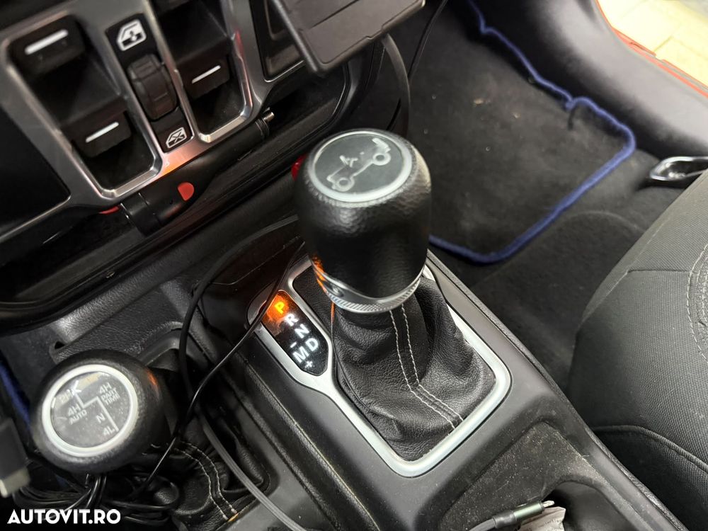 Jeep Wrangler 2.2 CRD AT8 Sahara - 19
