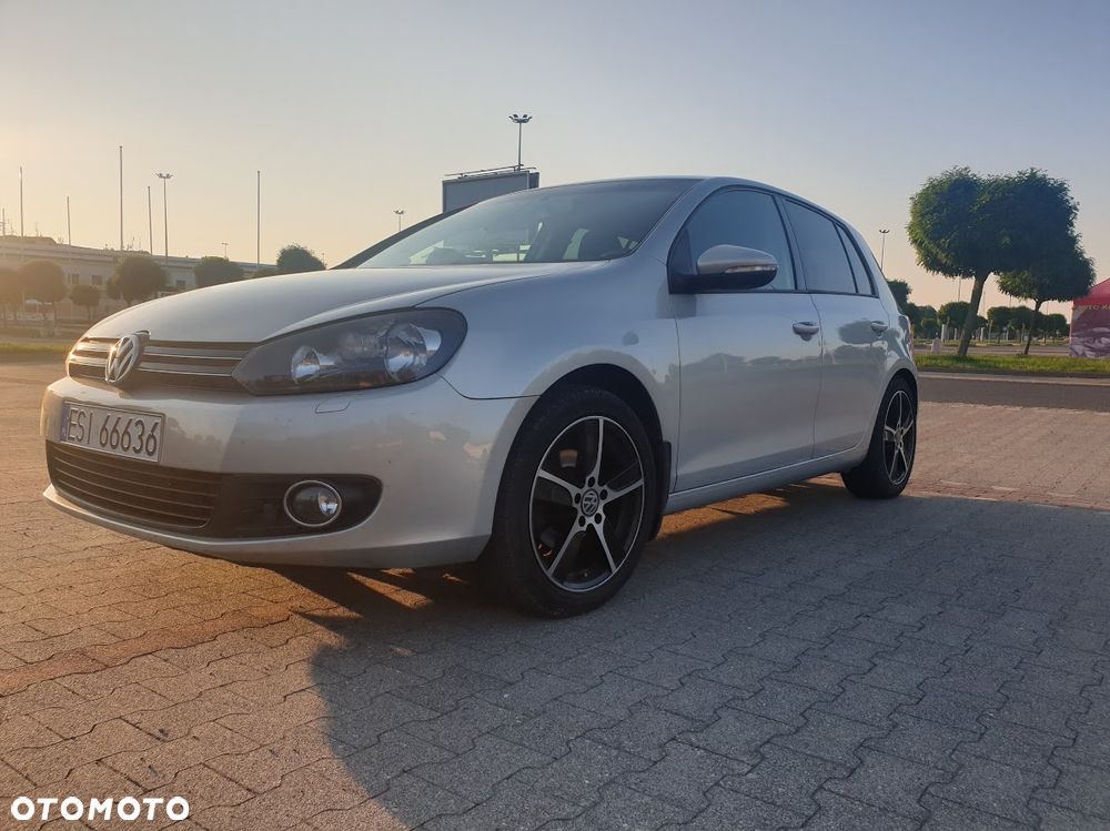 Volkswagen Golf - 6
