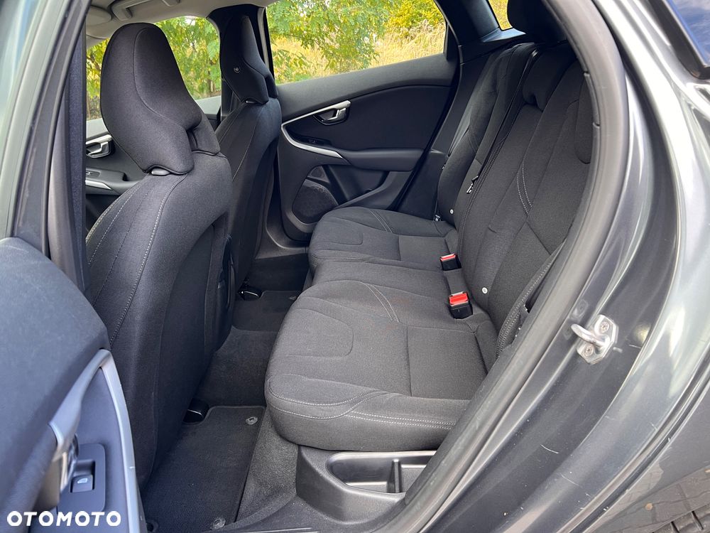 Volvo V40 D2 Kinetic - 27