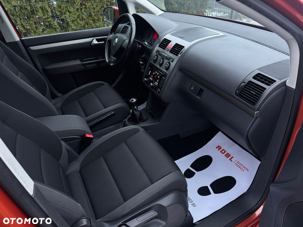 Volkswagen Touran 2.0 TDI Freestyle - 17