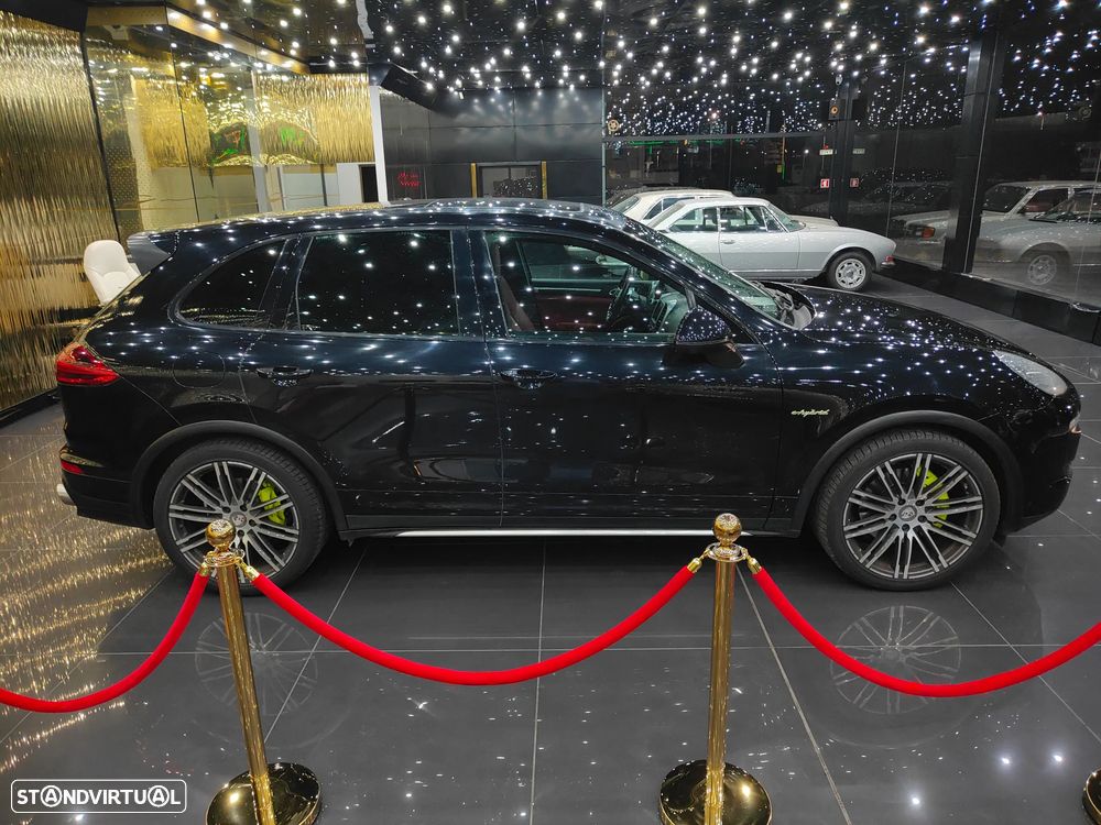 Porsche Cayenne S E-Hybrid Platinum Edition - 4
