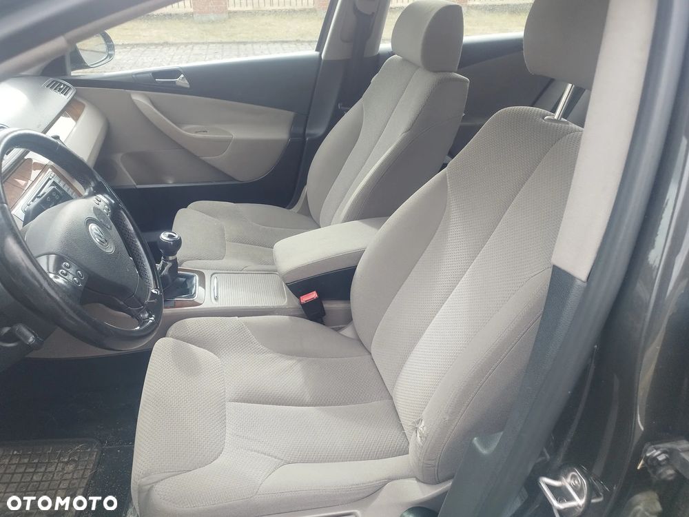 Volkswagen Passat 2.0 TDI Comfortline - 18