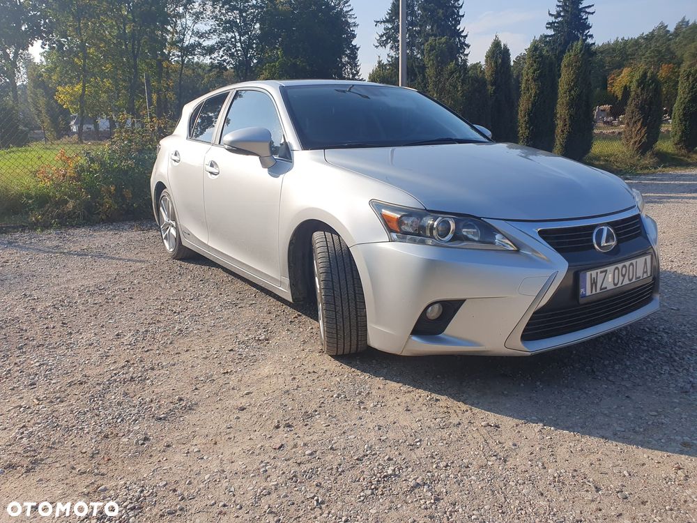 Lexus CT - 7