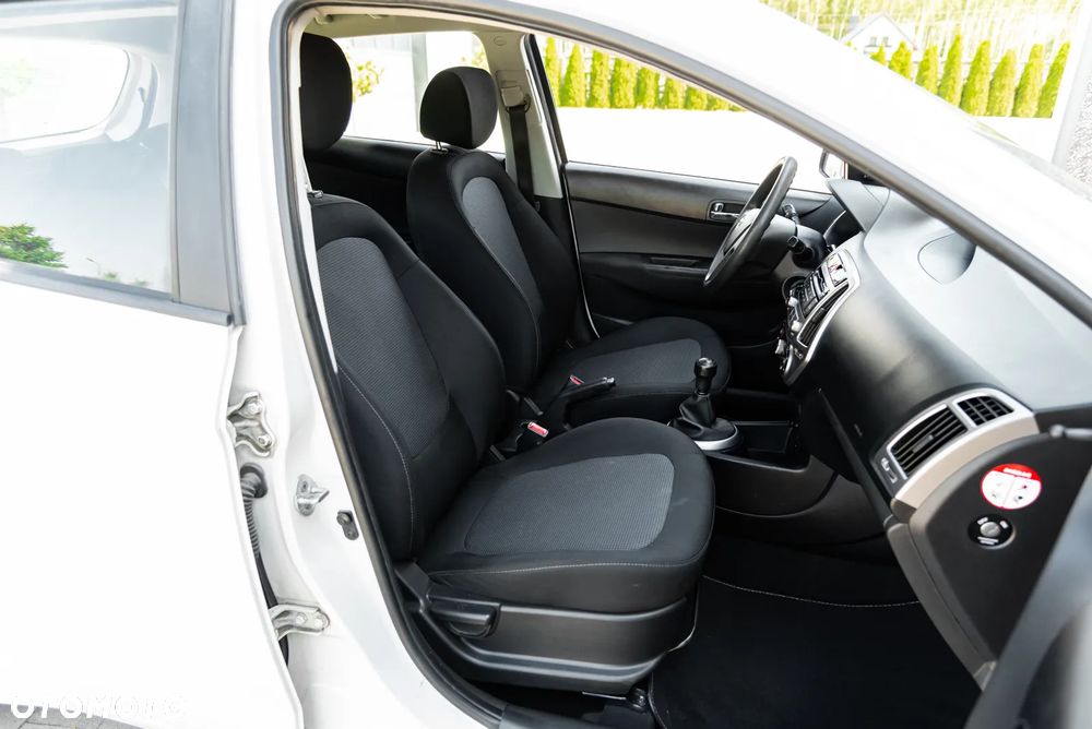 Hyundai i20 1.2 Trend - 24