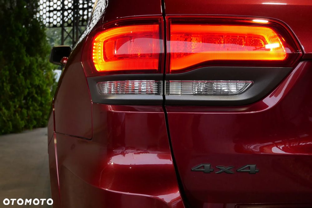 Jeep Grand Cherokee - 37