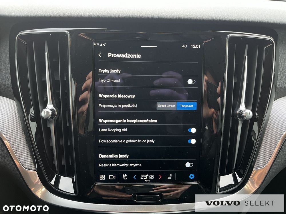 Volvo V60 Cross Country - 25