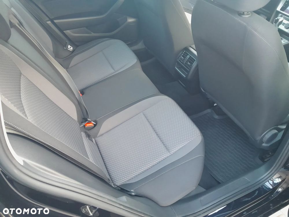 Volkswagen Passat Variant 1.5 TSI EVO Elegance - 23