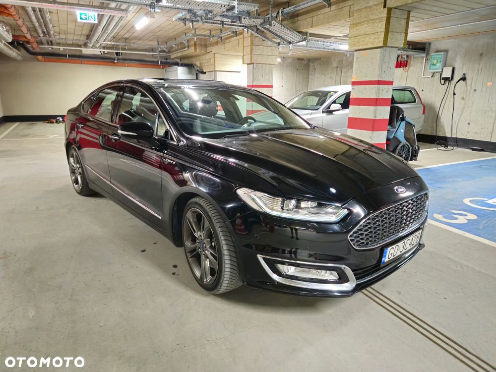 Ford Fusion - 2