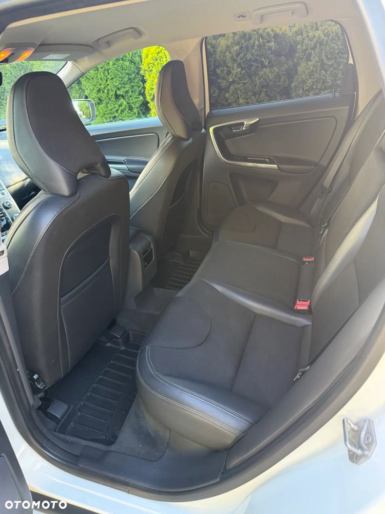 Volvo XC 60 D4 Drive-E Momentum - 12