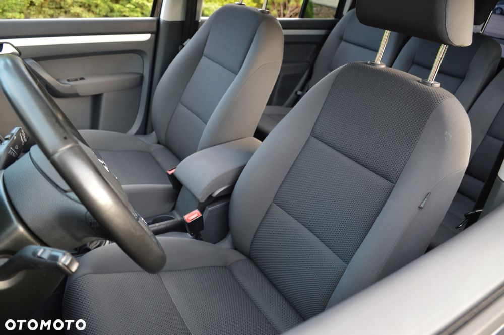 Volkswagen Touran 1.6 TDI DPF BlueMot Comfortline - 28