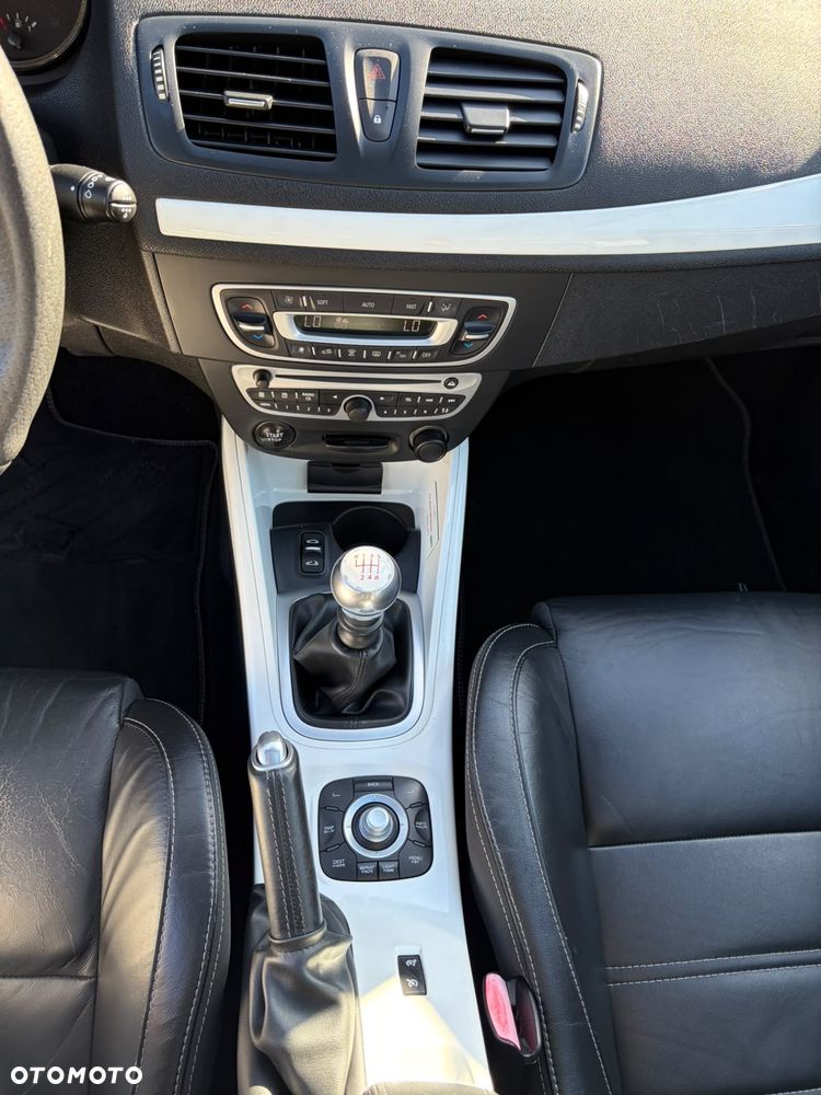 Renault Megane TCe 180 Monaco GP - 29
