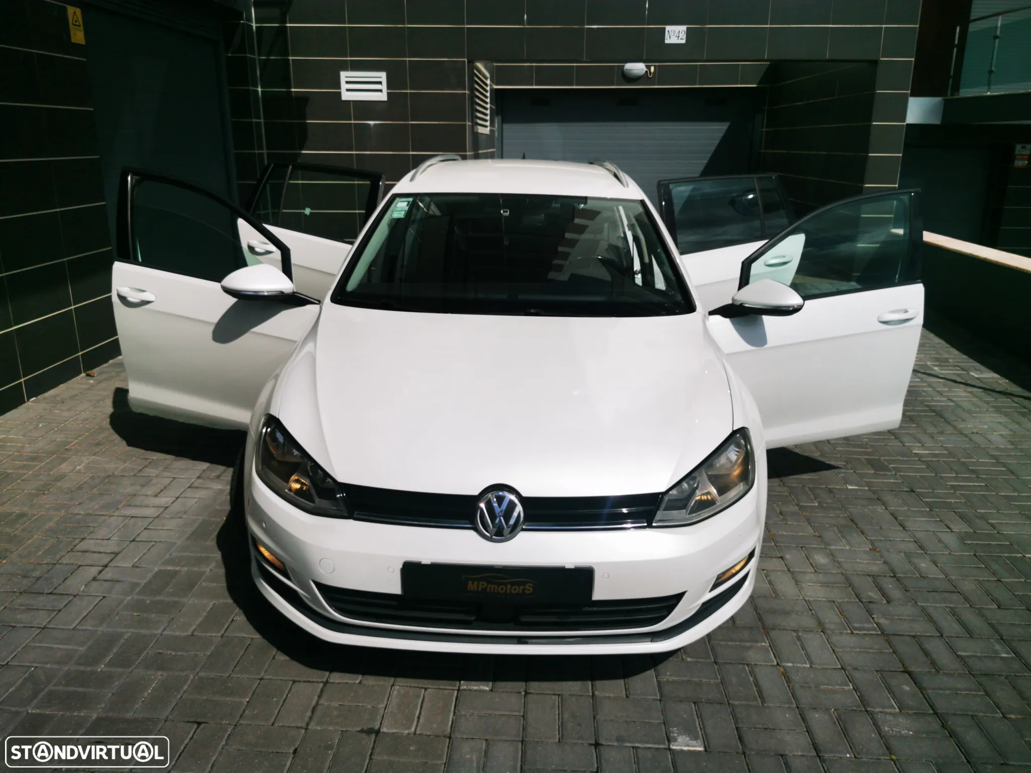 VW Golf Variant 1.6 TDi BlueMotion DSG Comfortline - 9