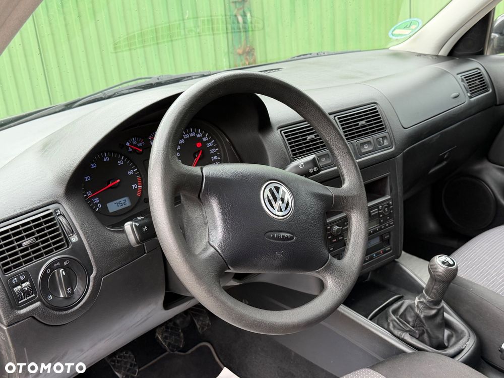 Volkswagen Golf - 16