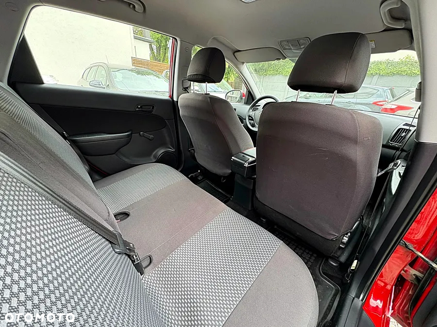 Hyundai i30 1.4 Base + - 20