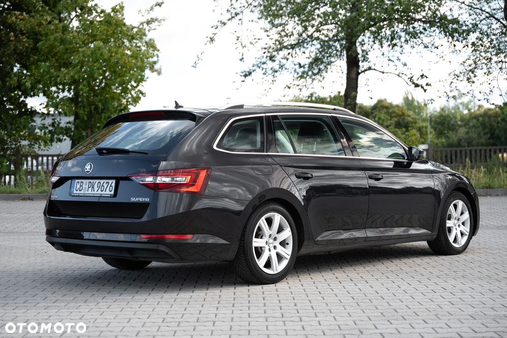Skoda Superb 2.0 TDI Sportline - 6