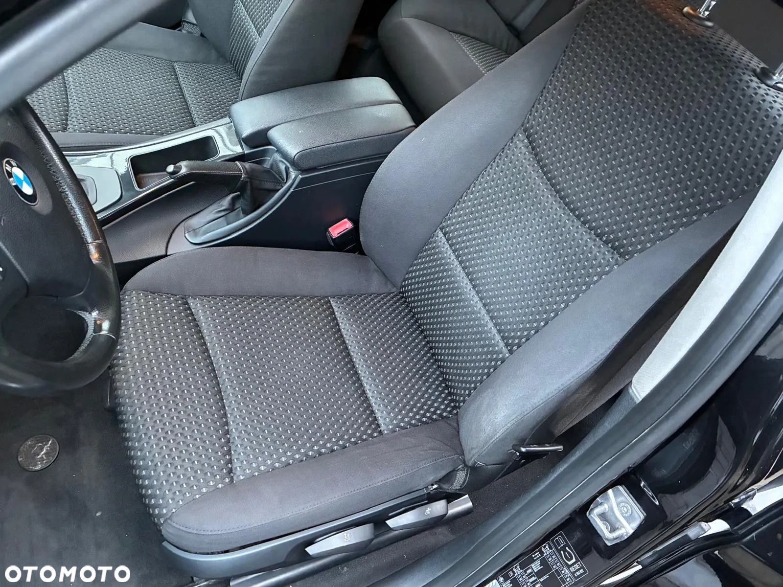 BMW Seria 3 318d Touring - 17