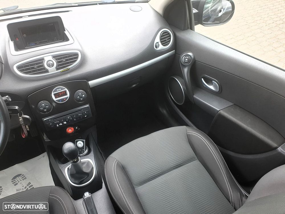 Renault Clio 1.5 dCi Dynamique S - 15