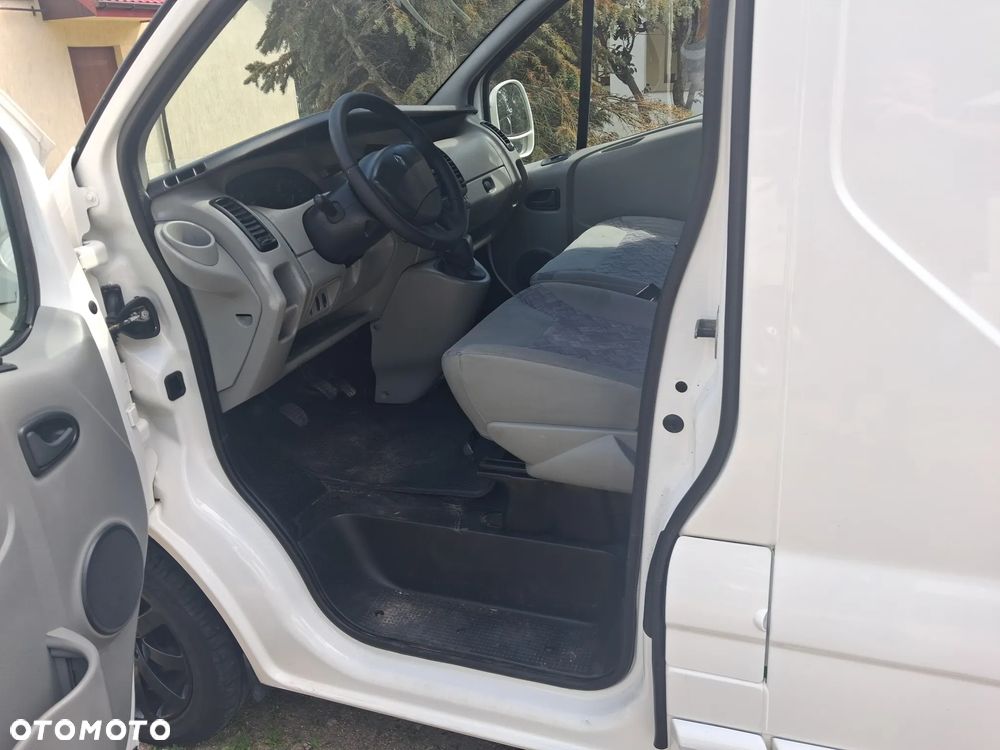 Renault Trafic - 13