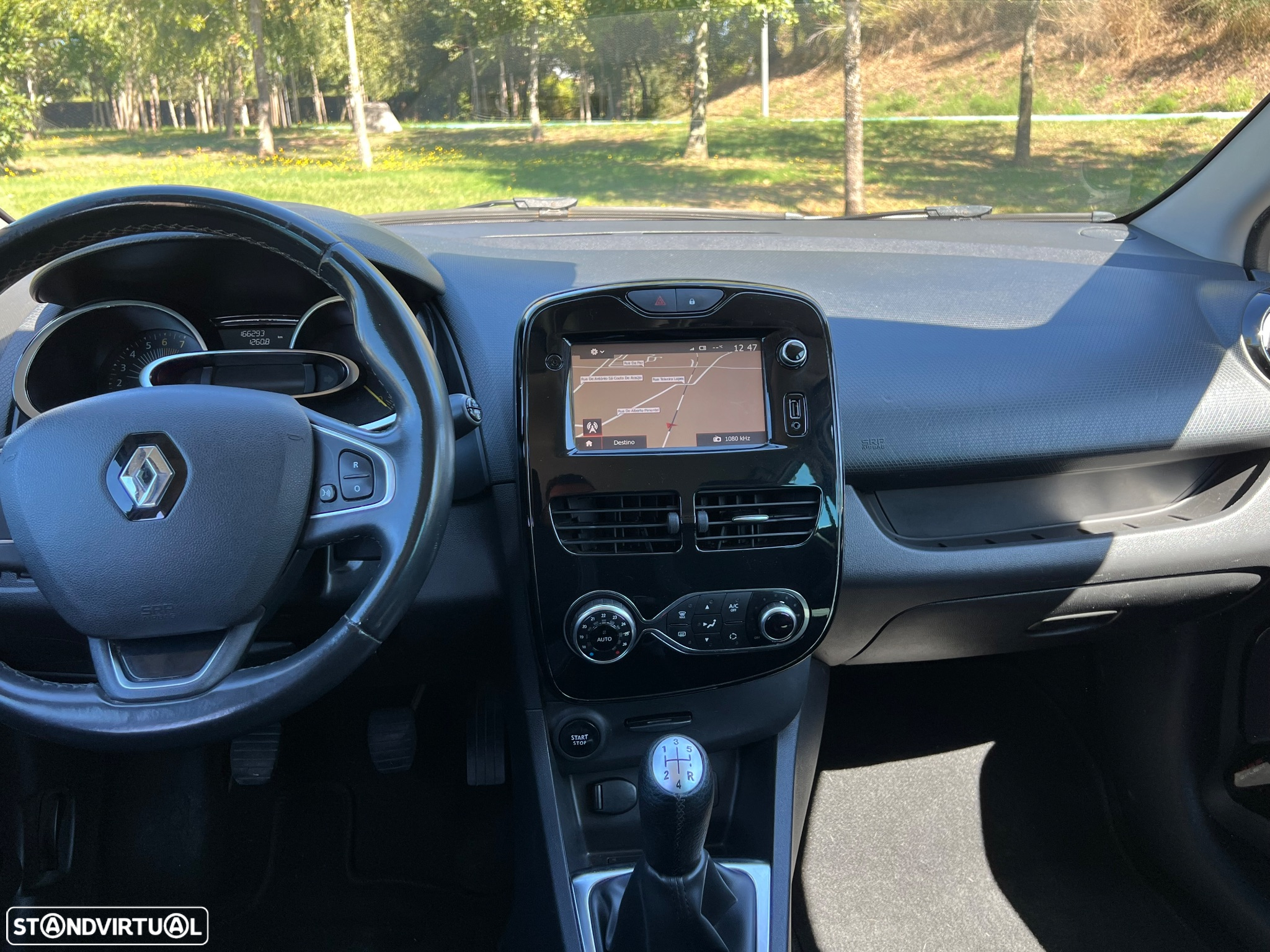 Renault Clio Sport Tourer 0.9 TCE Dynamique S - 12