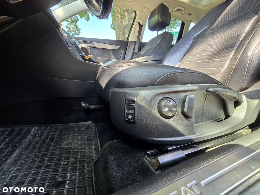 Volkswagen Passat Variant 2.0 Blue TDI DSG SCR Highline - 17
