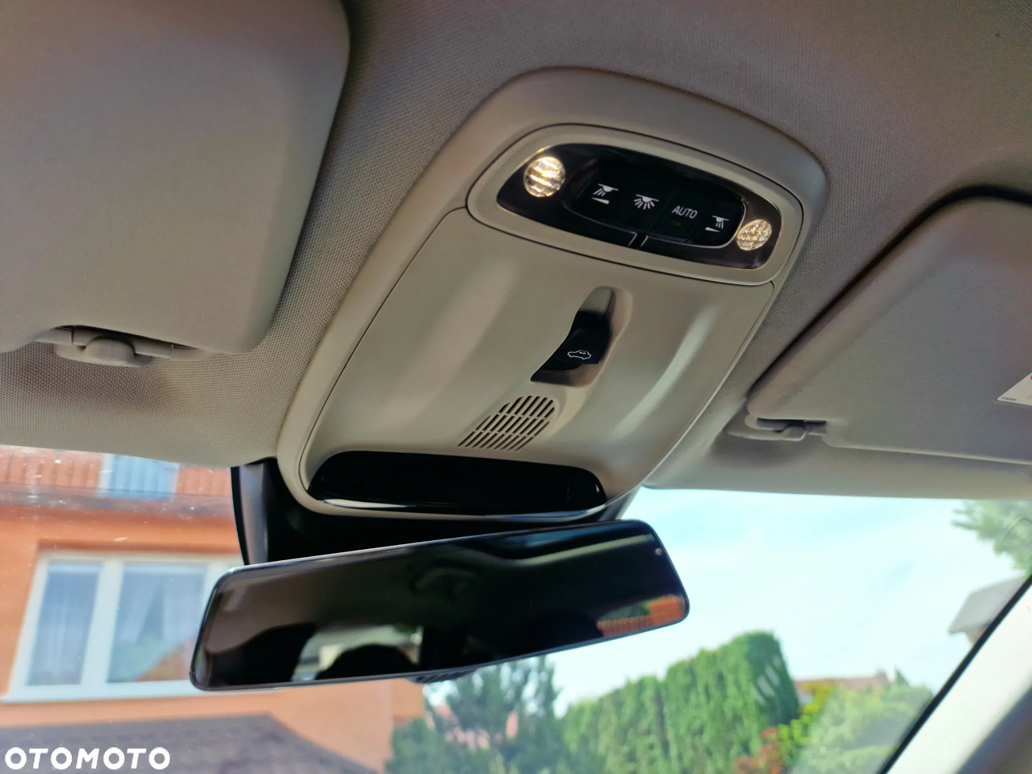 Volvo V40 D4 Summum - 27