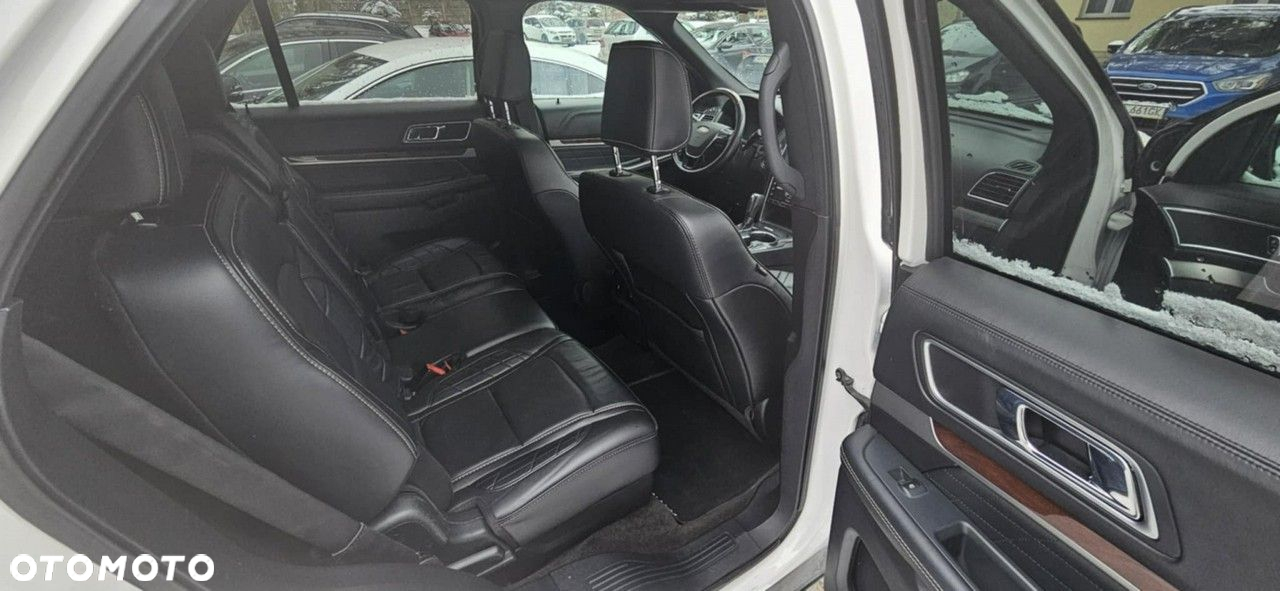 Ford Explorer - 14