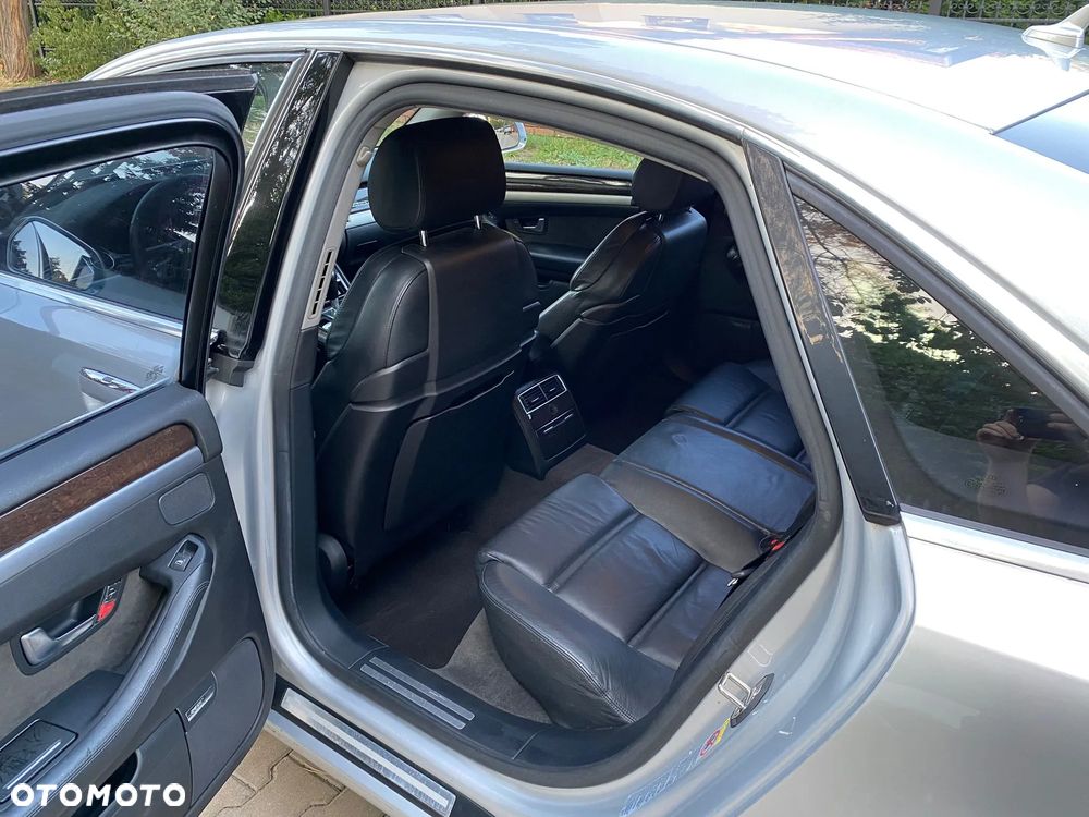 Audi A8 6.0 W12 Quattro - 14