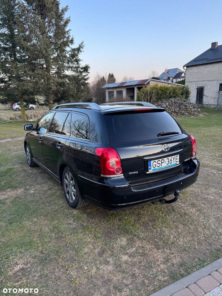 Toyota Avensis 1.8 VVT-i Sol - 2