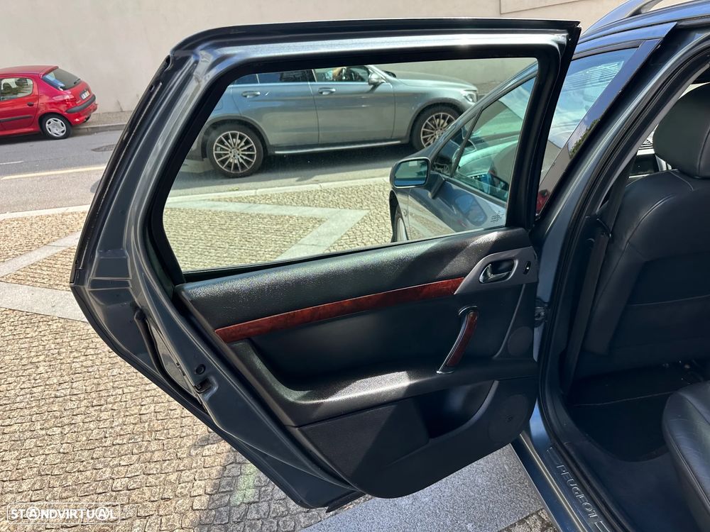 Peugeot 407 SW 2.0 HDi SE Navteq - 15