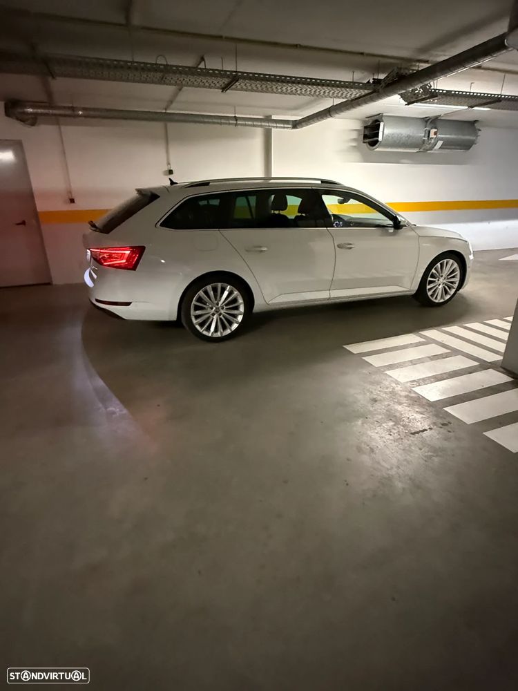Skoda Superb Break 2.0 TDI Laurin&Klement DSG - 50