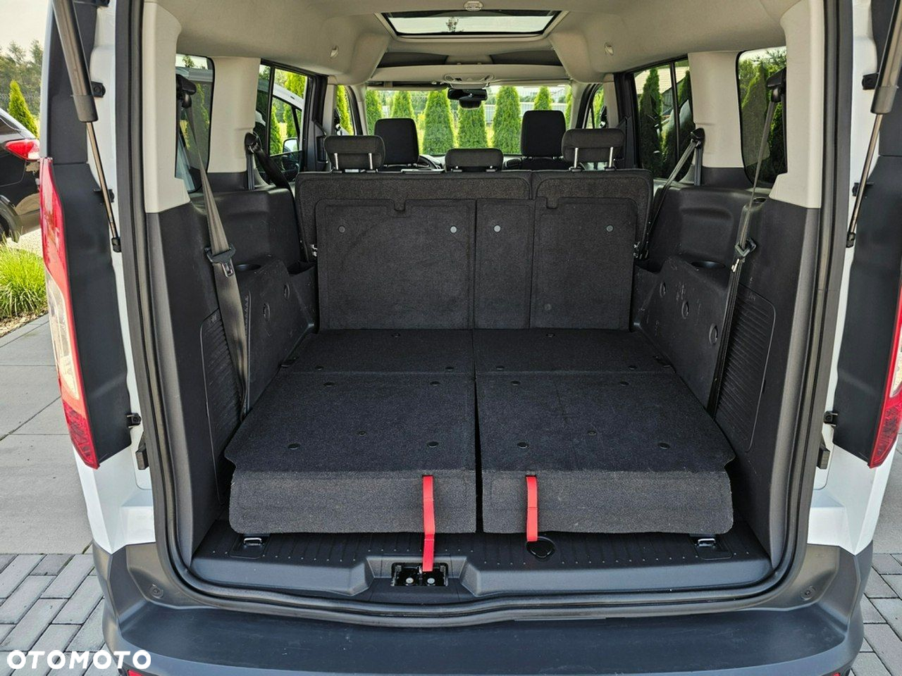 Ford Tourneo Connect Grand - 30