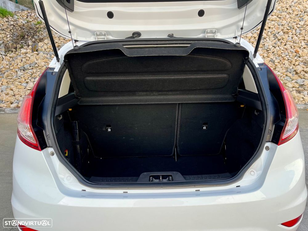 Ford Fiesta 1.5 TDCi STLine - 22