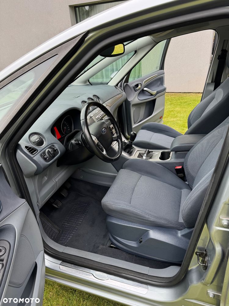 Ford S-Max - 18