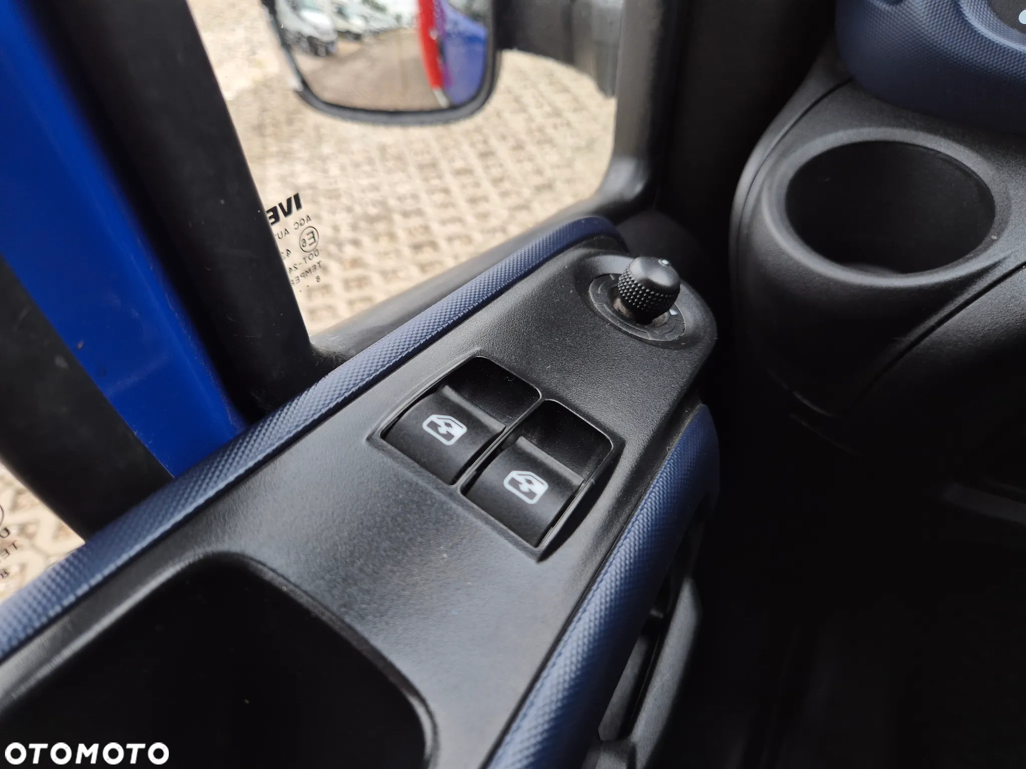 Iveco Daily 40C18 Hi-Matic 3.0 HPi, kontener 8PAL, winda 750KG - 10