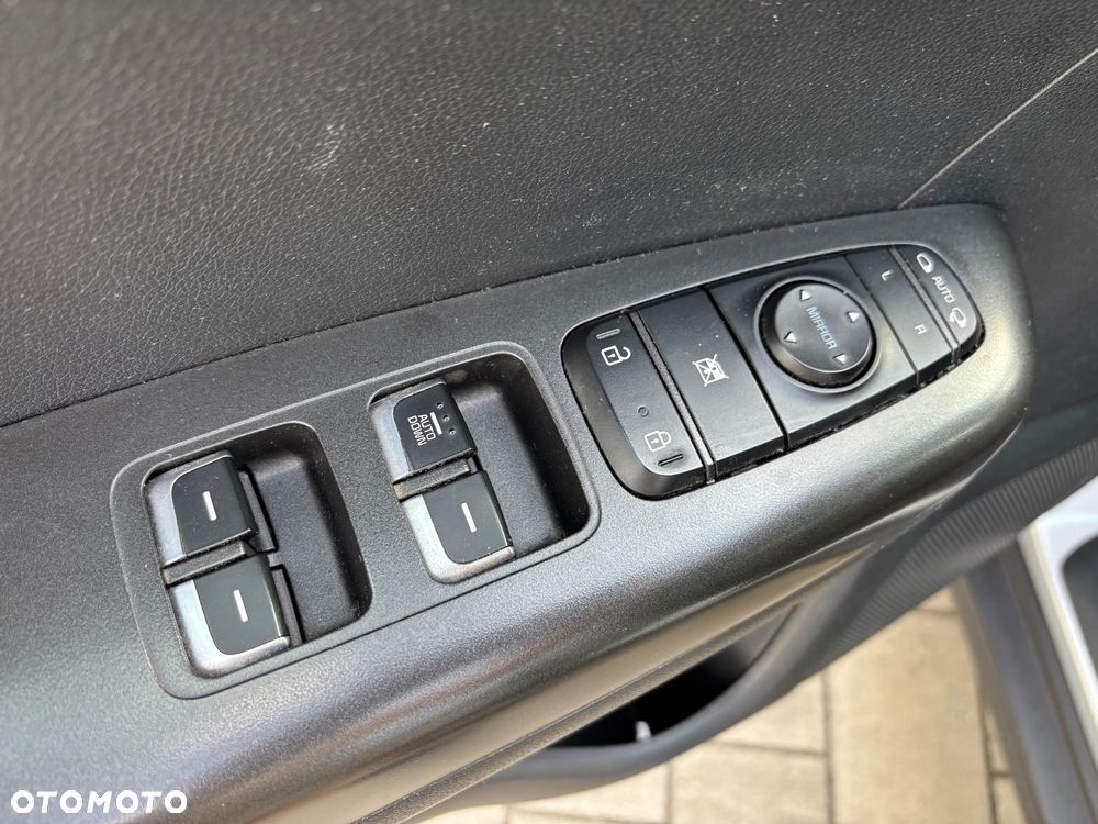 Kia Sportage - 16