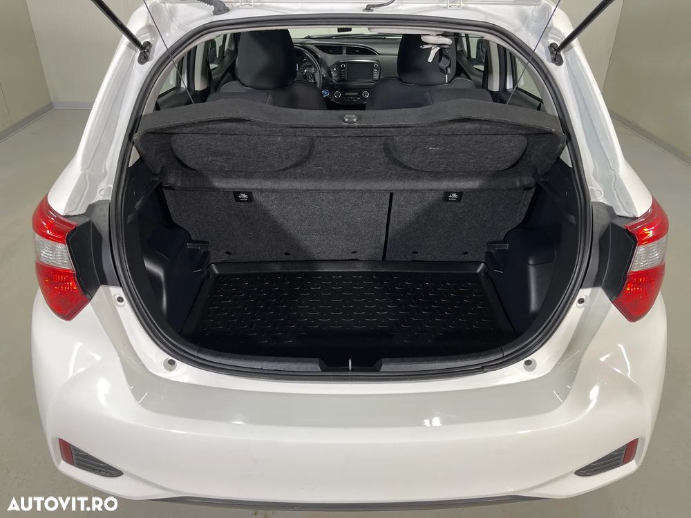 Toyota Yaris 1.5 VVT-i HSD Active - 12