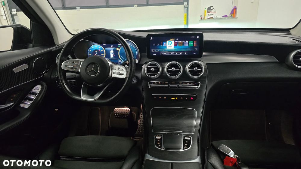 Mercedes-Benz GLC 300 d 4Matic 9G-TRONIC AMG Line Plus - 19
