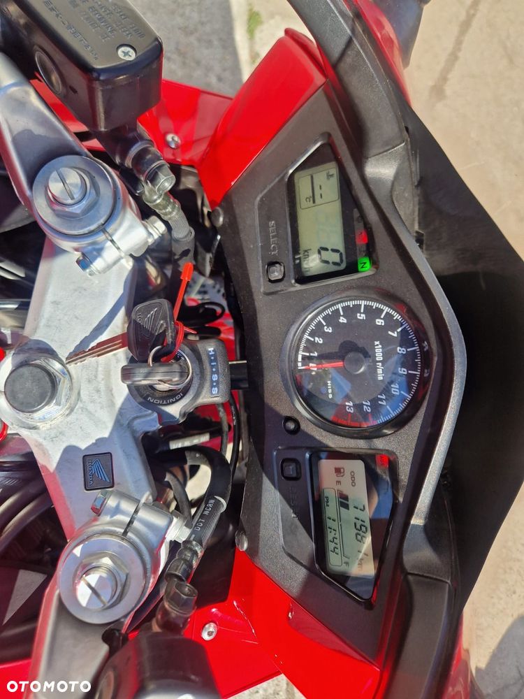 Honda VFR - 36