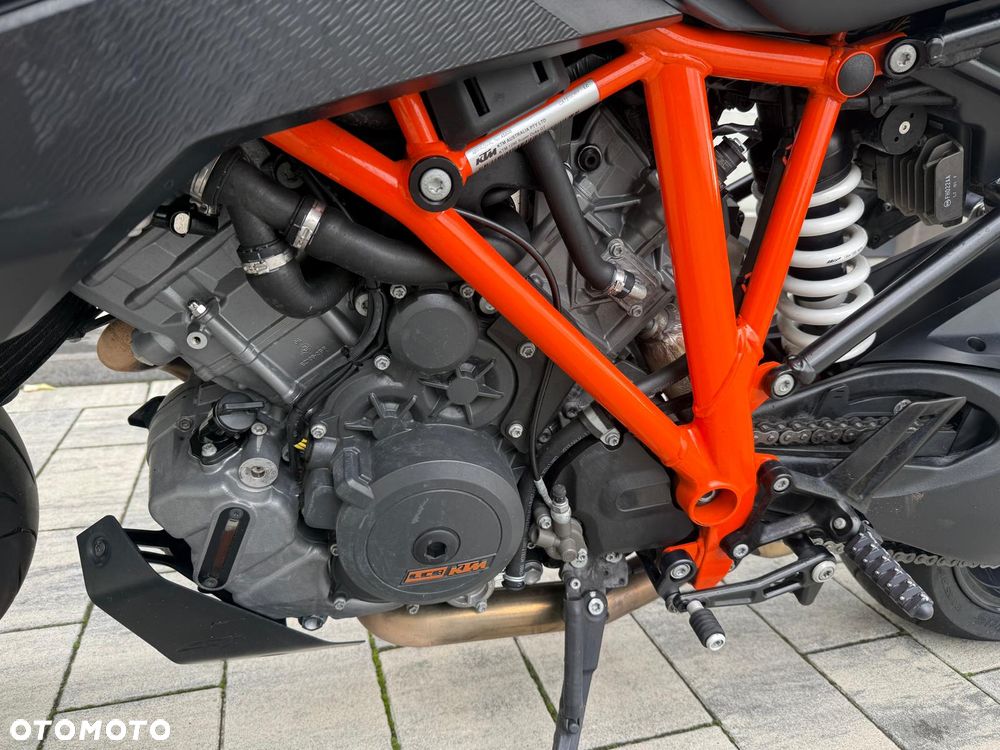 KTM Super Duke - 19
