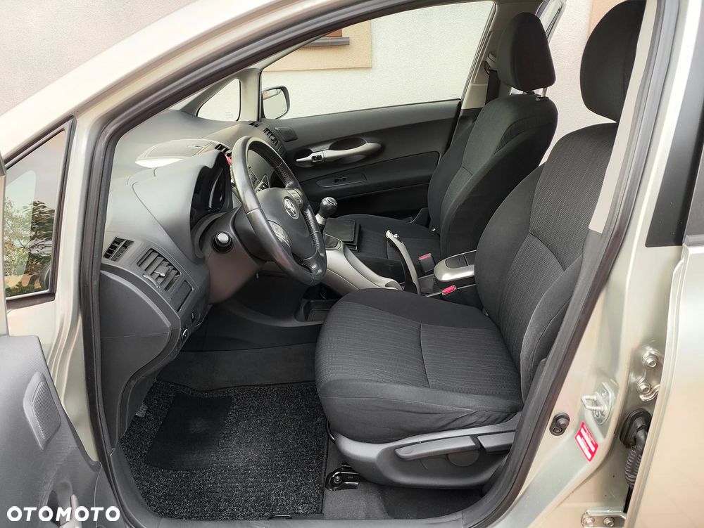 Toyota Auris 1.6 VVT-i Team - 7