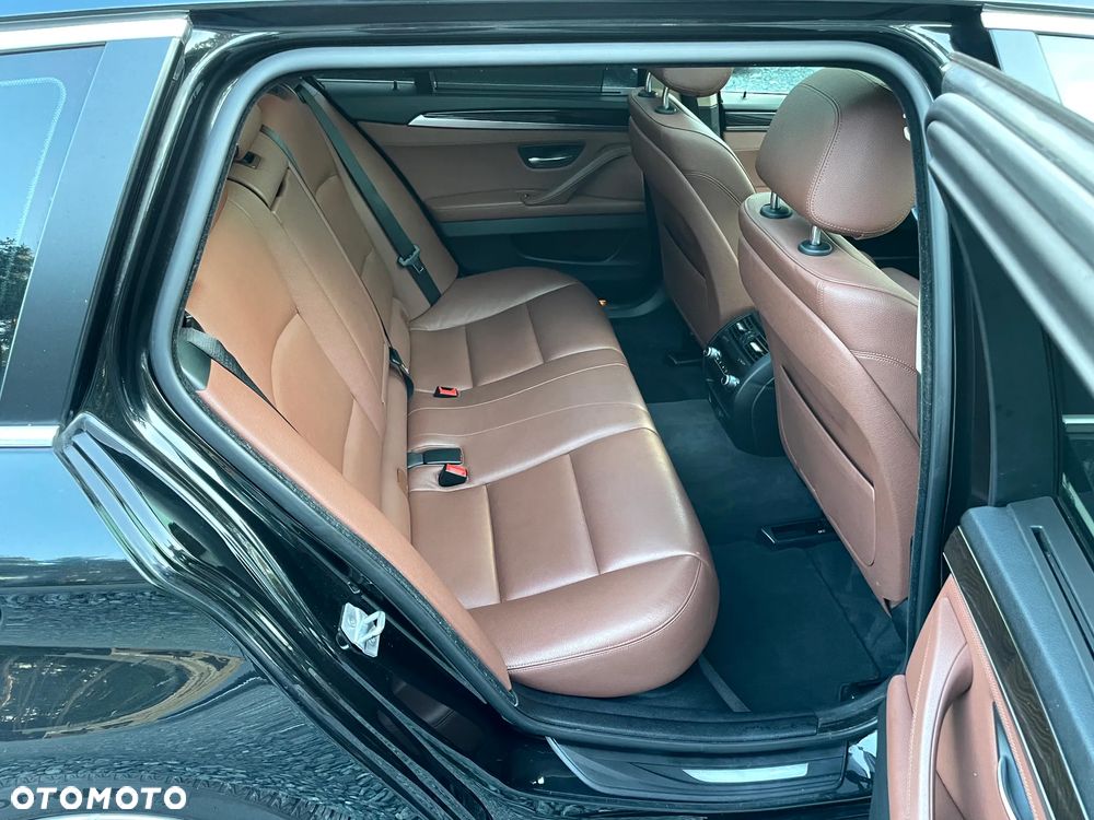 BMW Seria 5 520d xDrive - 21